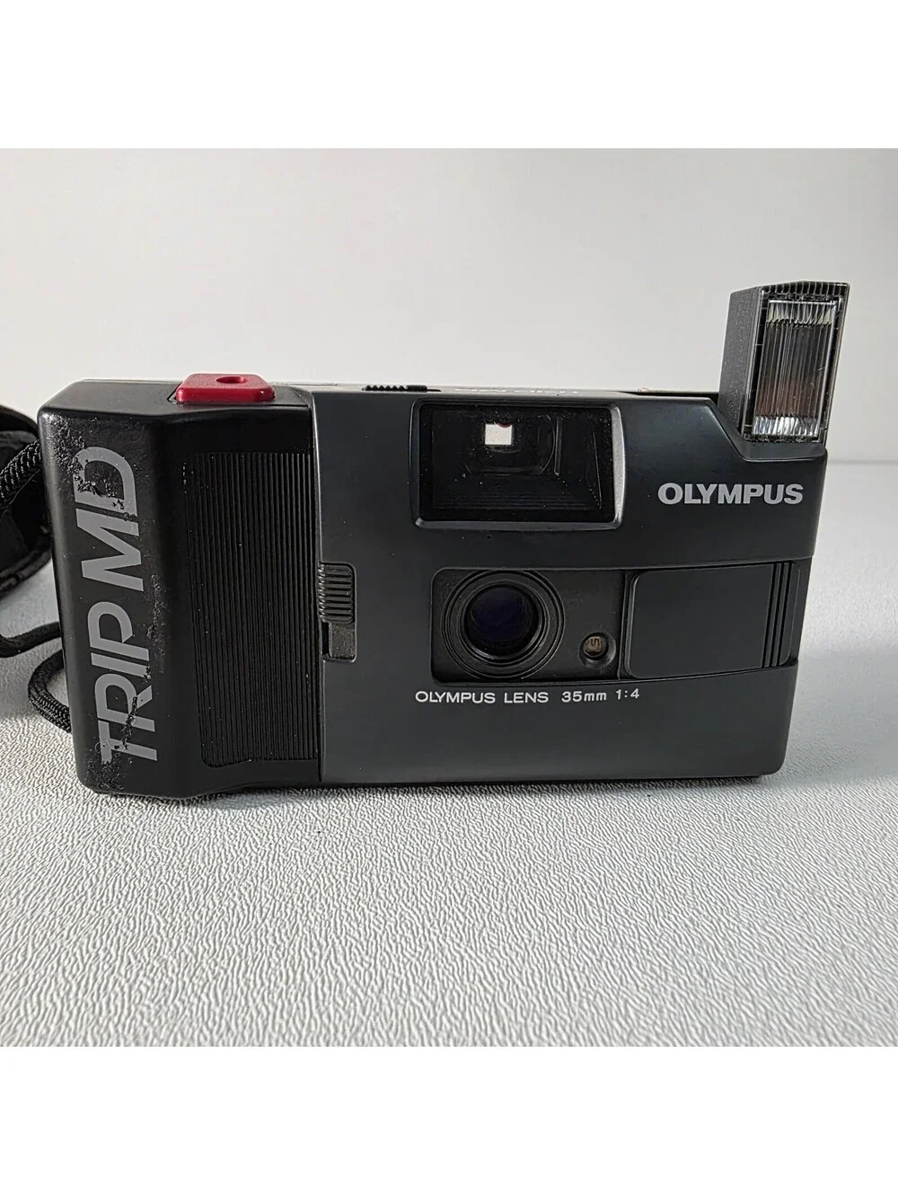 Olympus Trip MD Vintage 35mm Film Camera Point & Shoot W/Case - WORKS